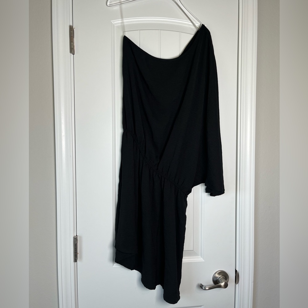 Eesome Black One Shoulder Lightweight Dress